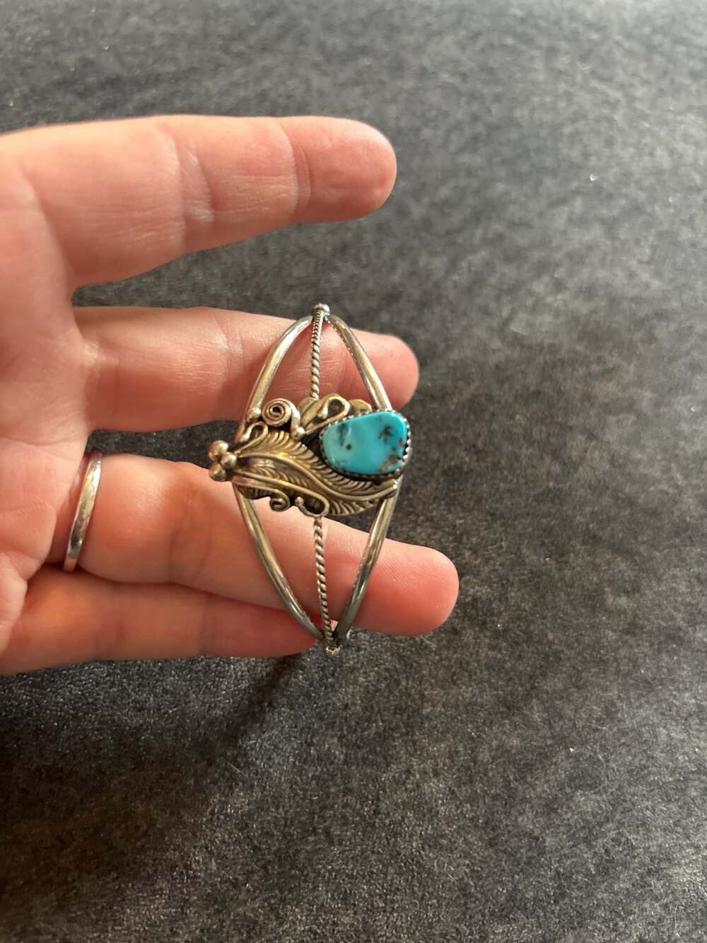 Vintage Native American Sterling Silver Turquoise Leaf Detail Cuff Bracelet